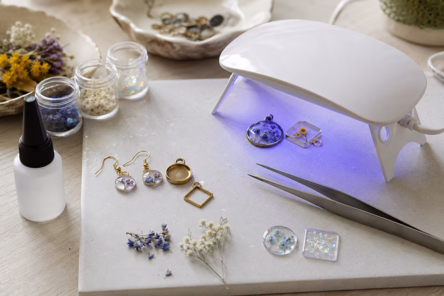 Resin Doming Without Bubbles: A Calm, Reliable Method - UV resin as an alternative for small pieces section detail